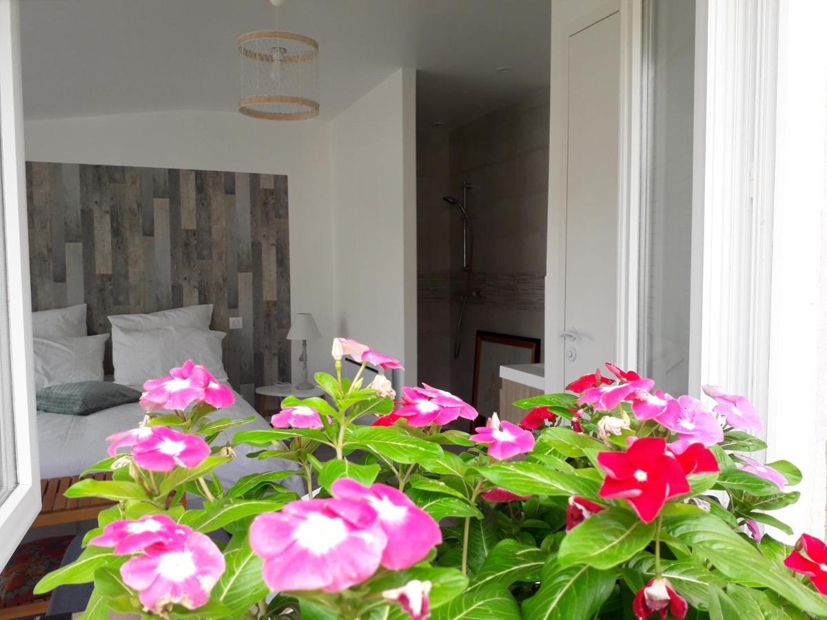 Escale En Baie. Bed & Breakfast Pontaubault ภายนอก รูปภาพ