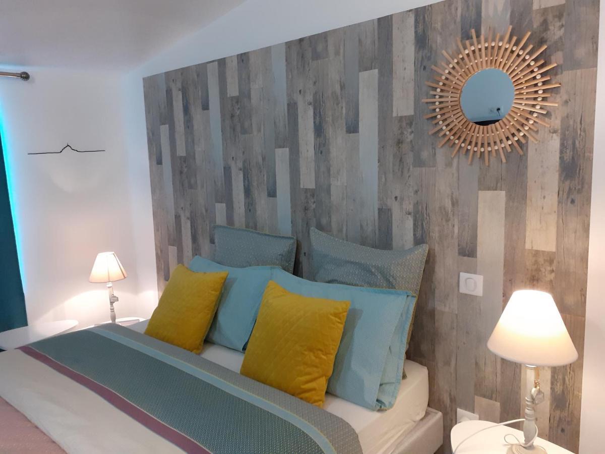 Escale En Baie. Bed & Breakfast Pontaubault ภายนอก รูปภาพ